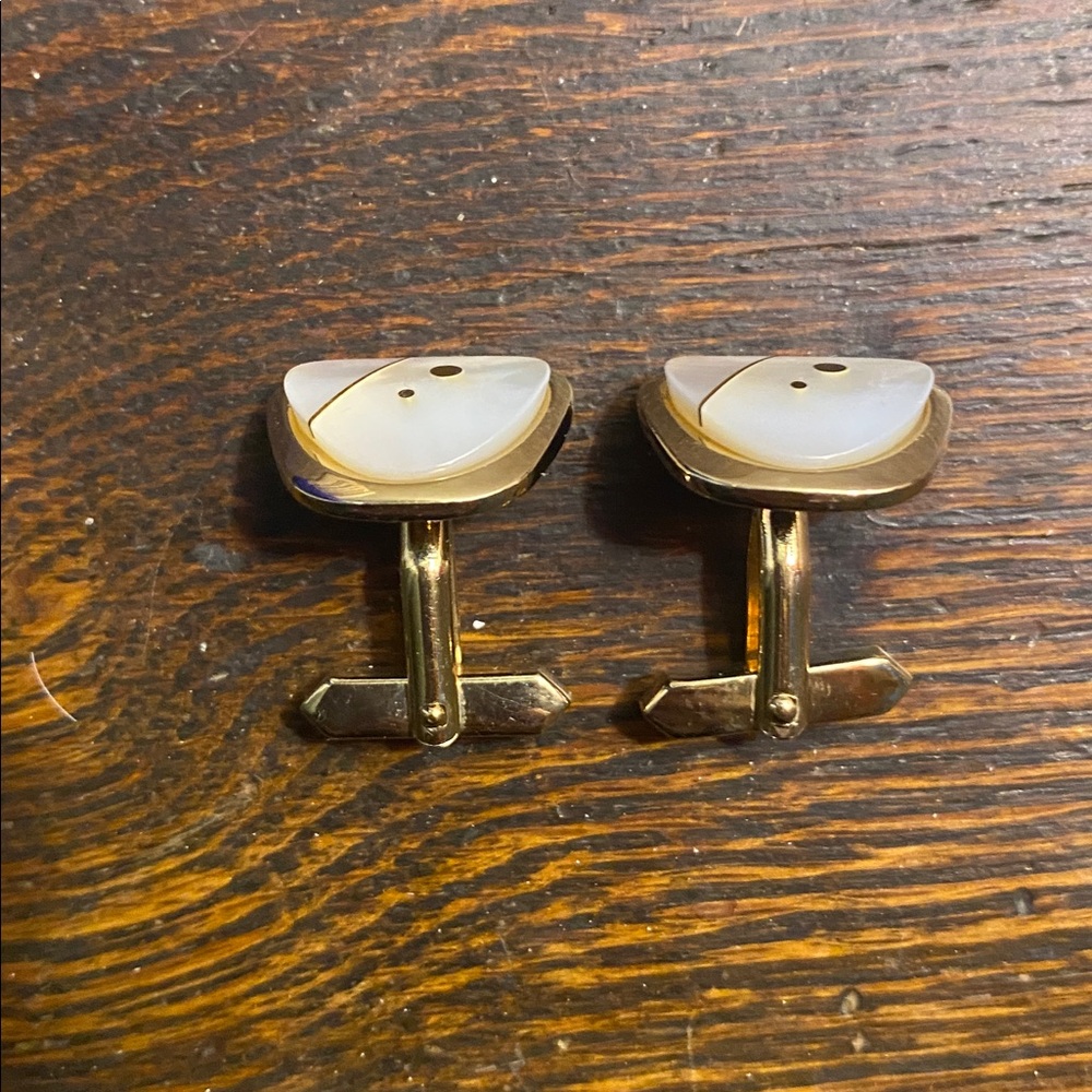 Vintage Swank Accessories gold tone white mother of pearl cuff links unisex - Picture 5 of 9